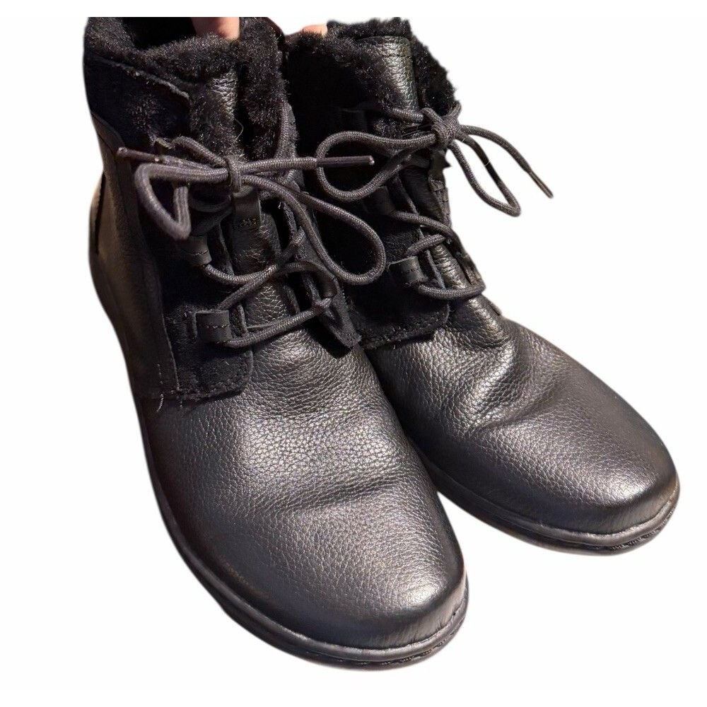 Clarks Cora Chai Winter Boots Womens Size 8 W Wide EUR 39 Black Leather Faux Fur